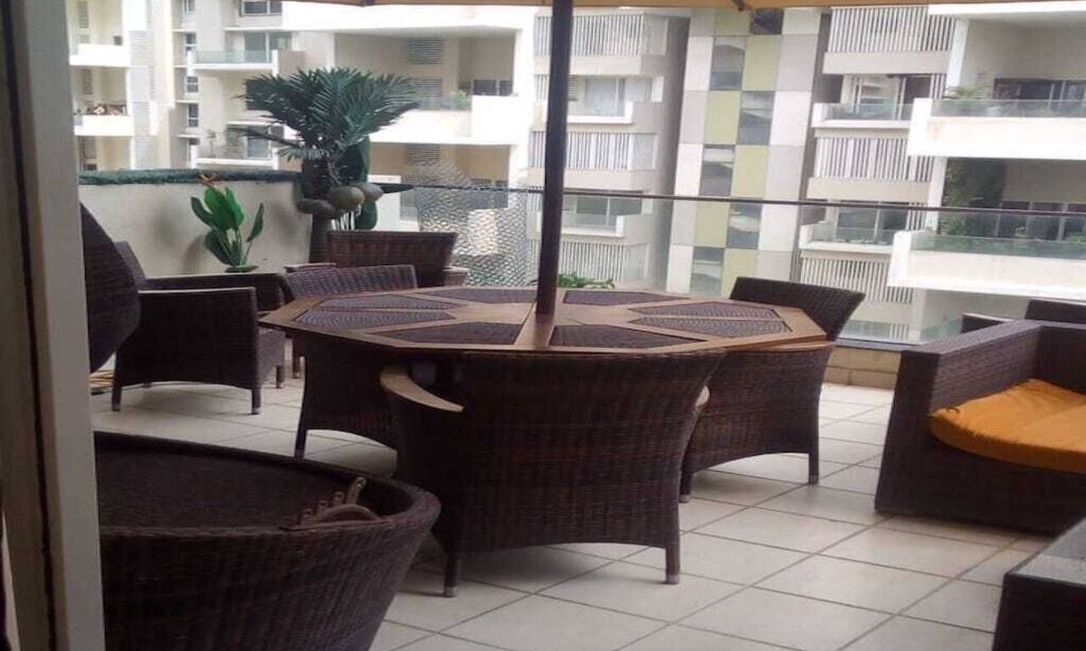 Hadapsar Apartment | Luxurious private Home cat allowed Amanora mall, seasons mall walking distances