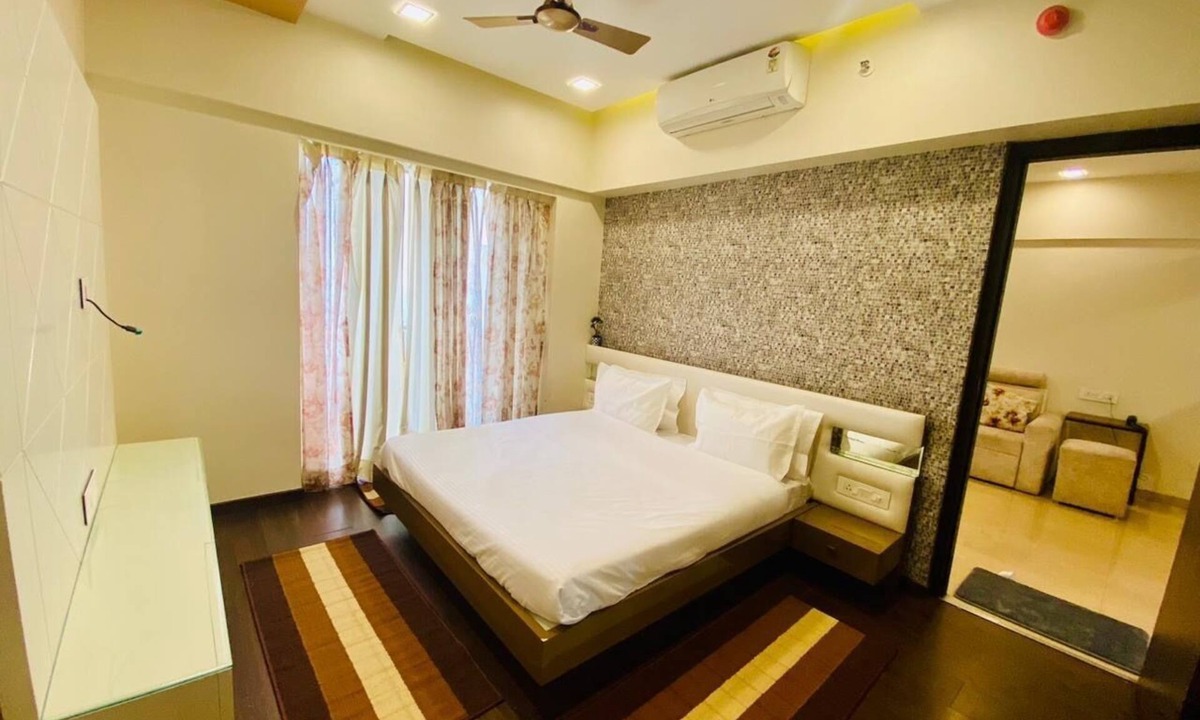 Kadadhe Apartment | Luxury 22nd-Floor Studio with Golf, River & Skyline Views in Pune