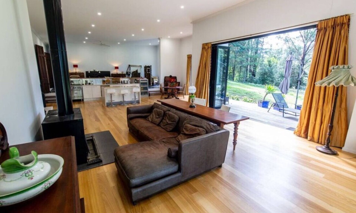 Foxground House | Luxury Couple + infant &/or extra adult Access whole house Seclusion Views Beach