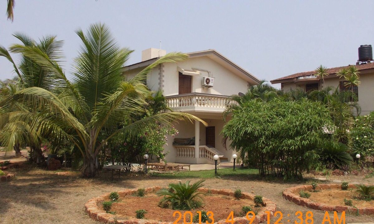 Orlim Villa | Luxury Detached 3 bedroom en-suite Sunset View Beach Villa, 200 mtr Varca Beach