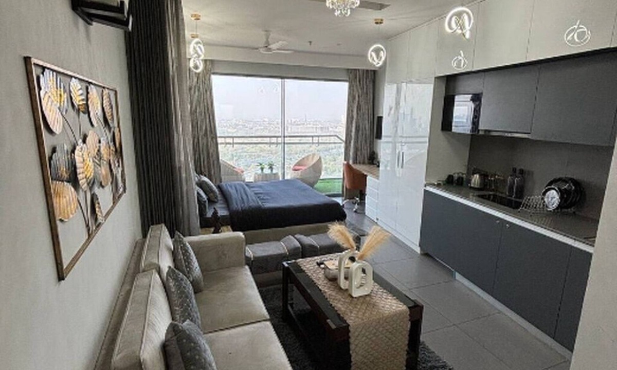 Sector 40 Apartment | Luxury Heights with City View and River View