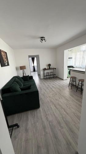 Bacau Apartment | Luxury Lion Crib