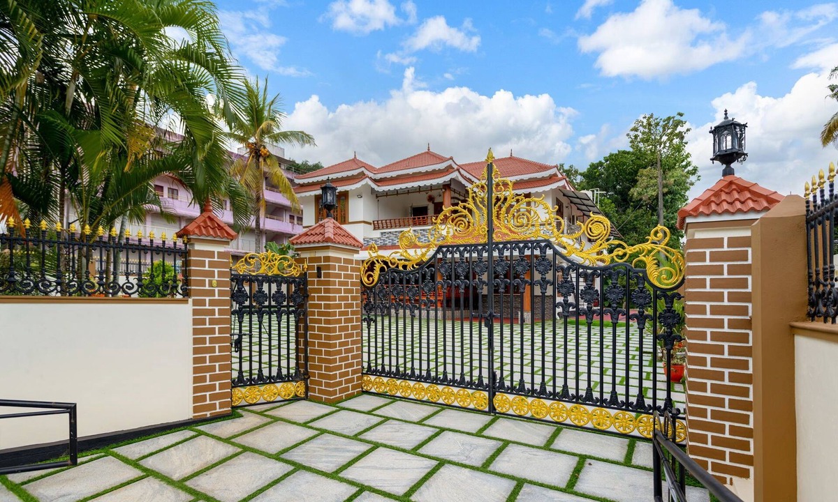 Choonad House | Luxury Oasis 3BR AC Villa- Garden & Balcony Lounge