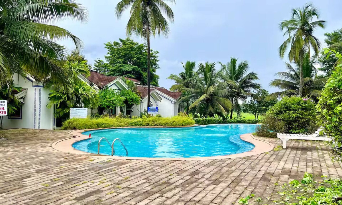 Siolim Apartment | Luxury Pool Side Studio With Private Balcony
