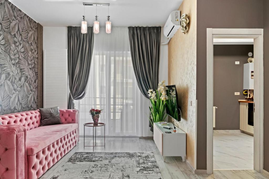 Sector 4 Apartment | Luxury Rose