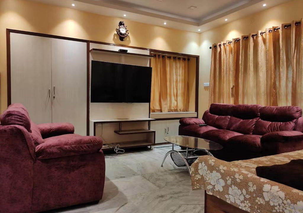 Kolkata Apartment | Luxury stay on budget