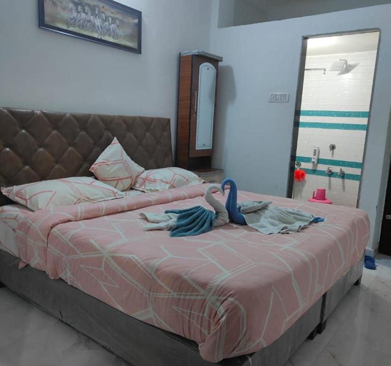 Rajpipla Apartment | MADHAV Homestay