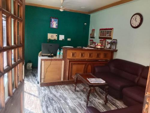 Virudhunagar Apartment | Madhu Shini AC Boarding and Lodging