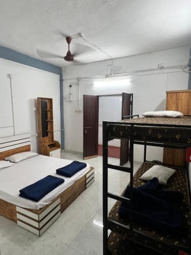 Adyar Hostel | Malabar guest house