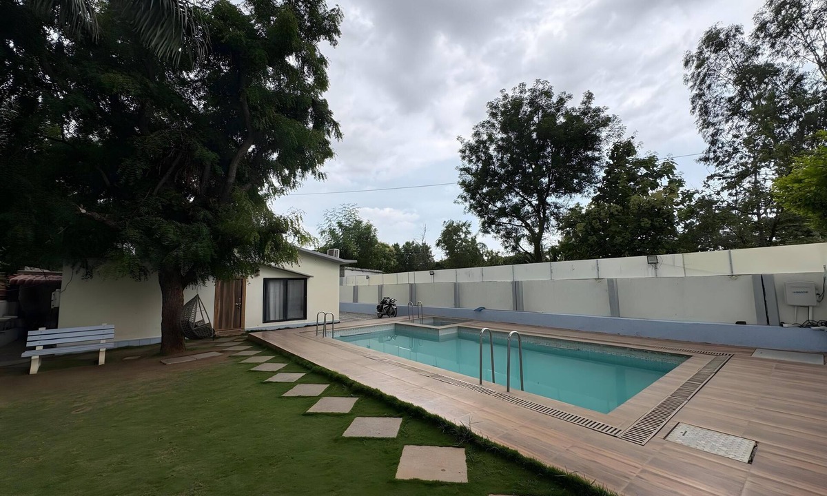 Hyderabad House | Manasara | 2BR Private Pool Cottage by Homeyhuts