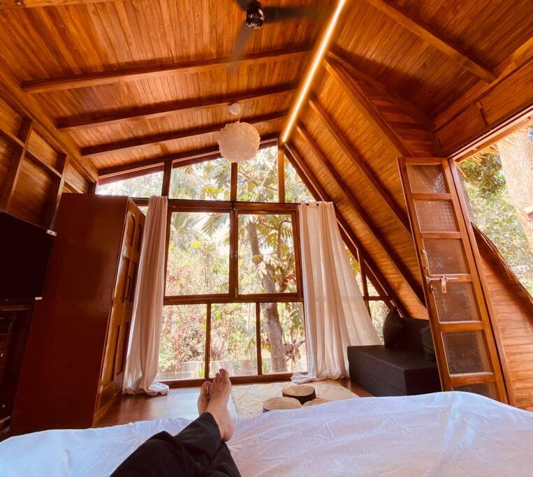 Varchi Ali House | Mangifera TreeHouse-Elixir beach farm-Jacuzzi-cozy