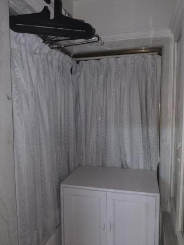 Khar Apartment | Master bedroom 1 a