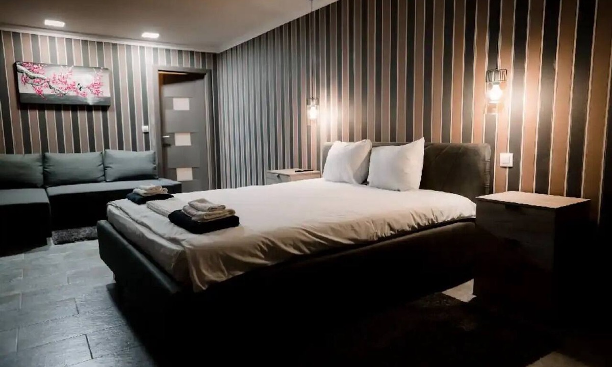 Sector 5 Apartment | Mavie Central Studio 7