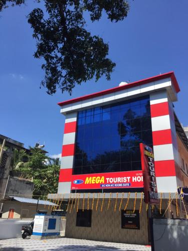 Guruvayur Hotel | Mega Tourist Home