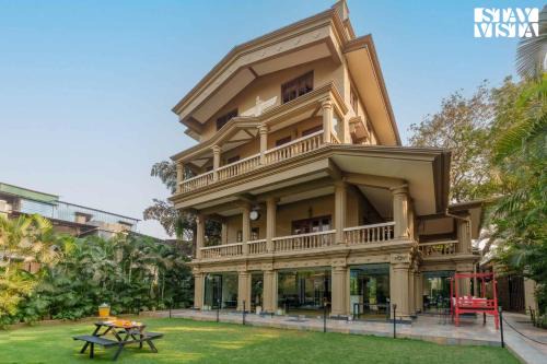 Rao Colony Villa | Mehta Mansion by StayVista - A Villa with a Swimming Pool and Pool Table
