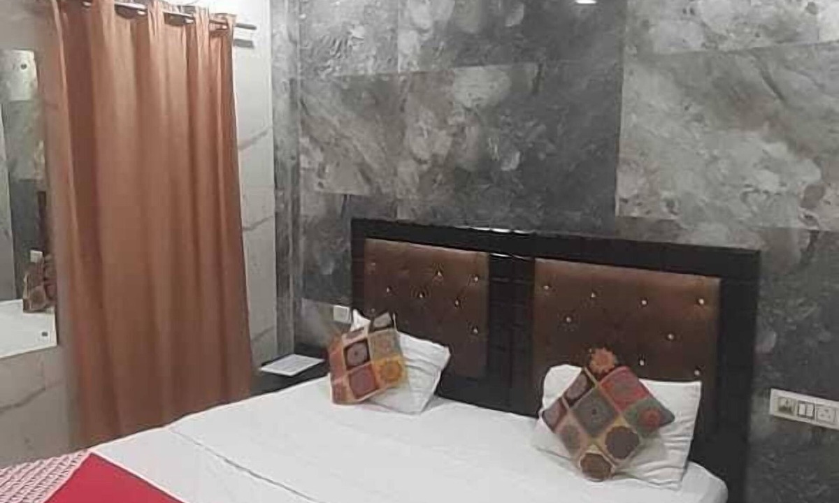 Vikaspuri Hotel | MERO RESIDENCY
