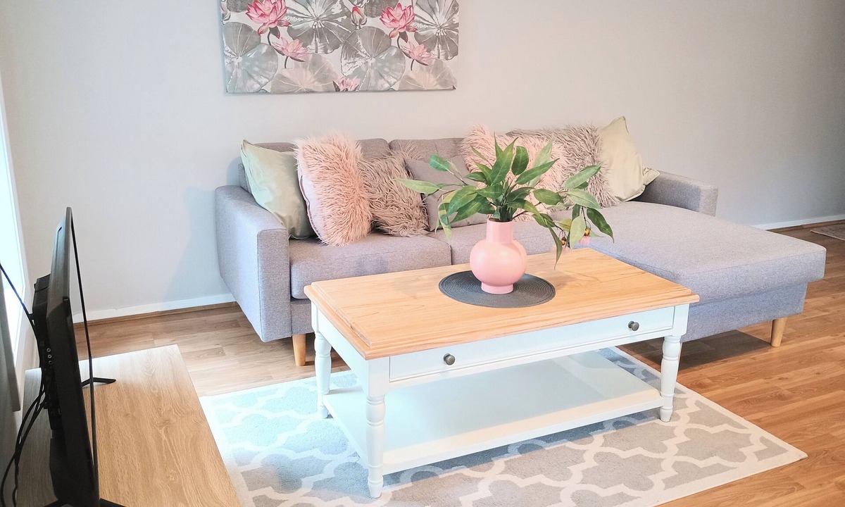 Mortdale House | Mery's Place. Beautiful 2 bedroom Cottage 3min walk 2 Mortdale train station