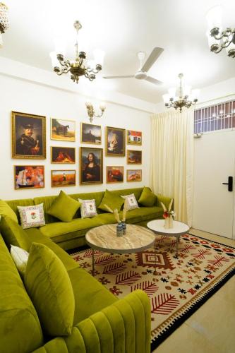 Malviya Nagar Apartment | Met Luxe Galleria