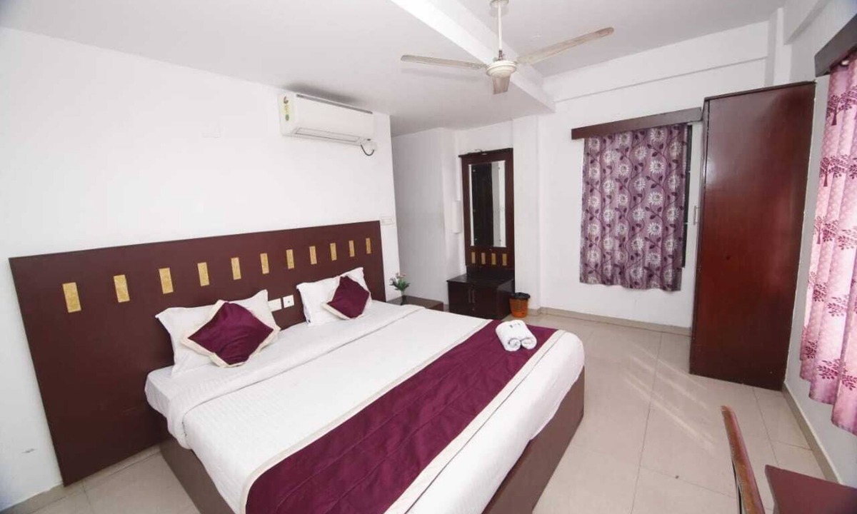 Ernakulam South Hotel | Metro Cochin Business Hotel