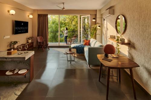 Hauz Khas Village Hotel | Minimalist Poshtel & Suites