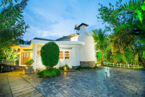 Iruttukanam House | Mistletoe Munnar Homestay & Cafe