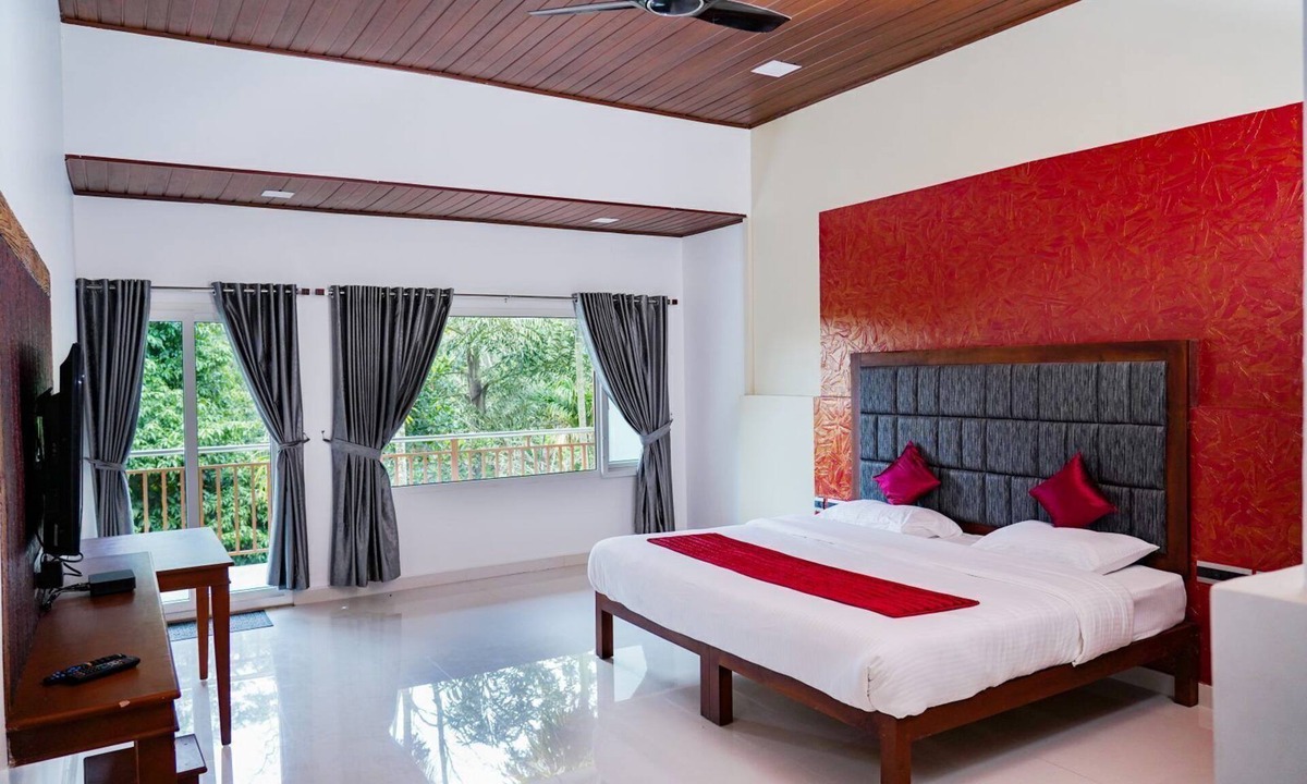 Chithirapuram Bed & Breakfast | Misty Bush Munnar - Deluxe Double Room