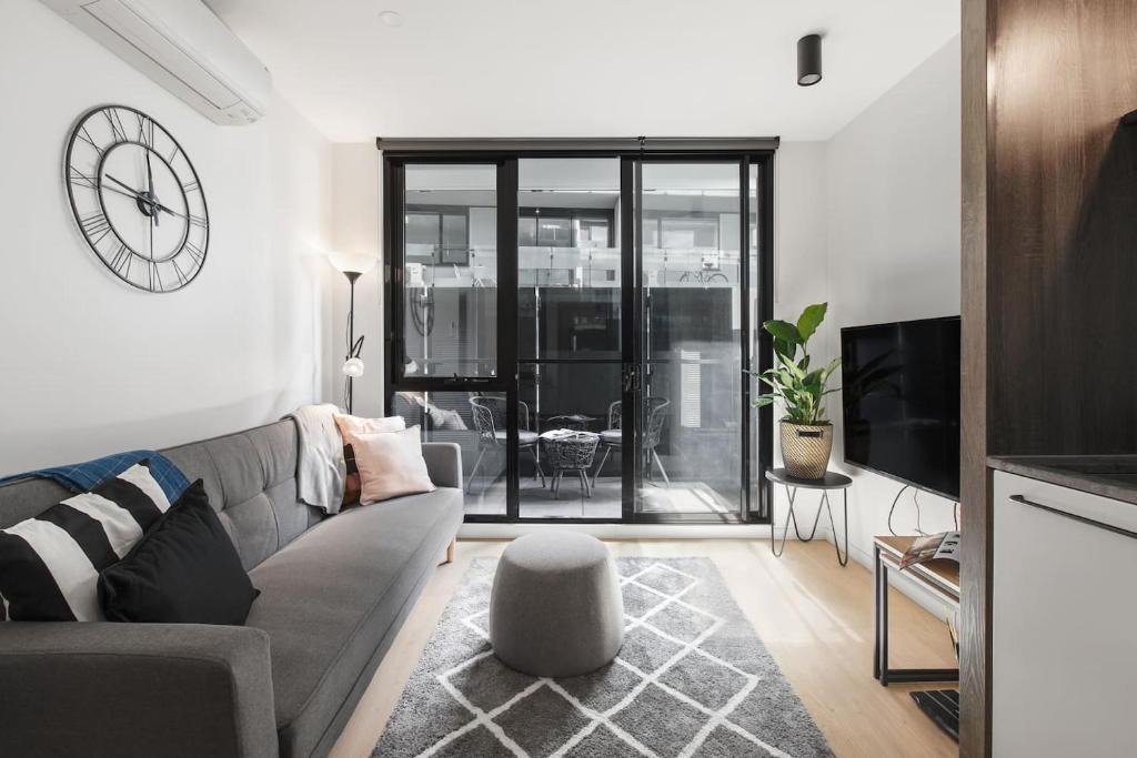 Abbotsford Apartment | Modern and Cosy Parkland Retreat near Yarra River
