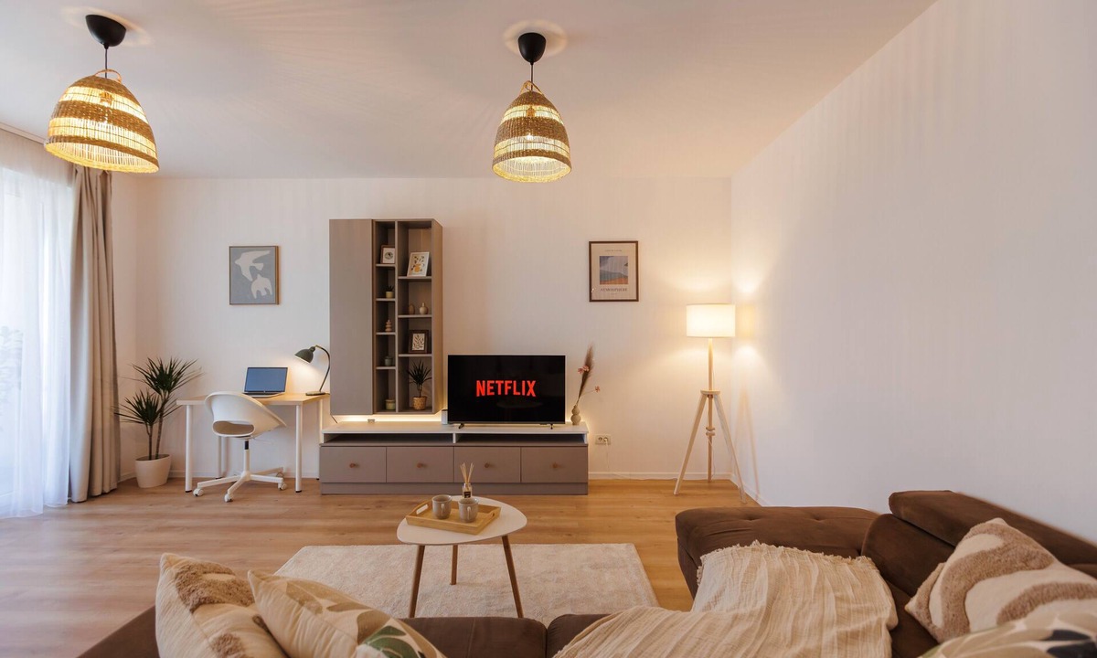 Timisoara Apartment | Modern Apartment with Private Parking and Balcony, Timisoara center