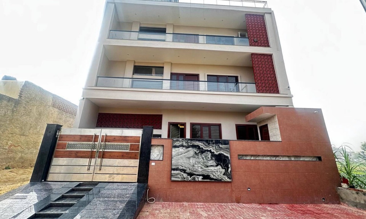 Agra Hotel | Modern Comfort in the Heart of the City – Spacious Rooms & Top Amenities