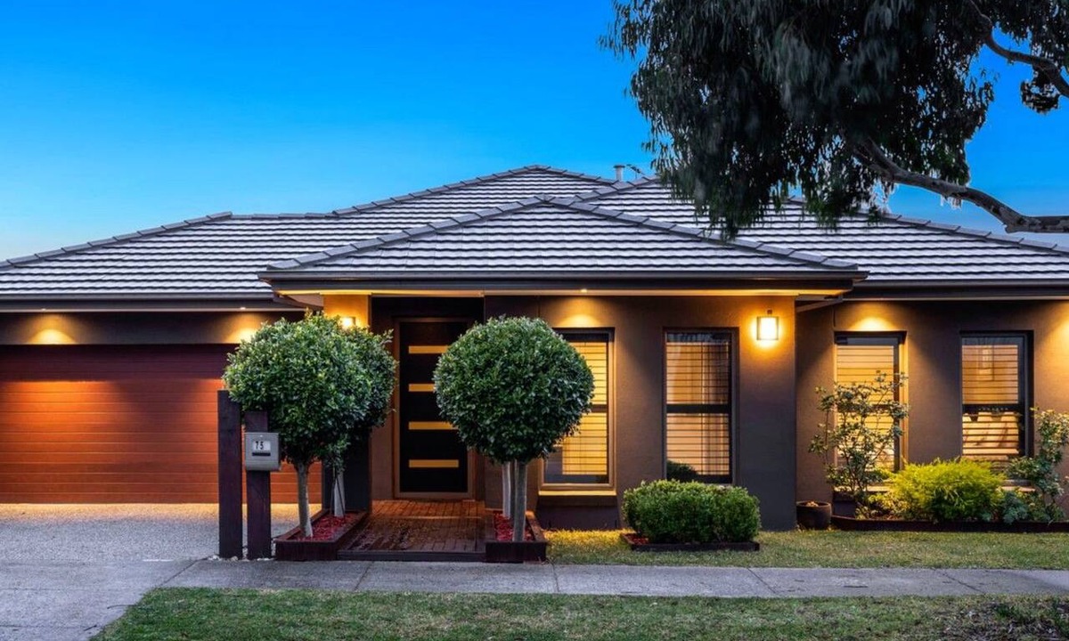 Berwick House | Modern Cozy Retreat, Park, Mall!