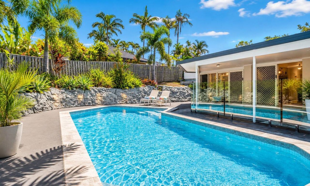 Mudgeeraba House | Modern Family Home – Saltwater Pool, Near Robina