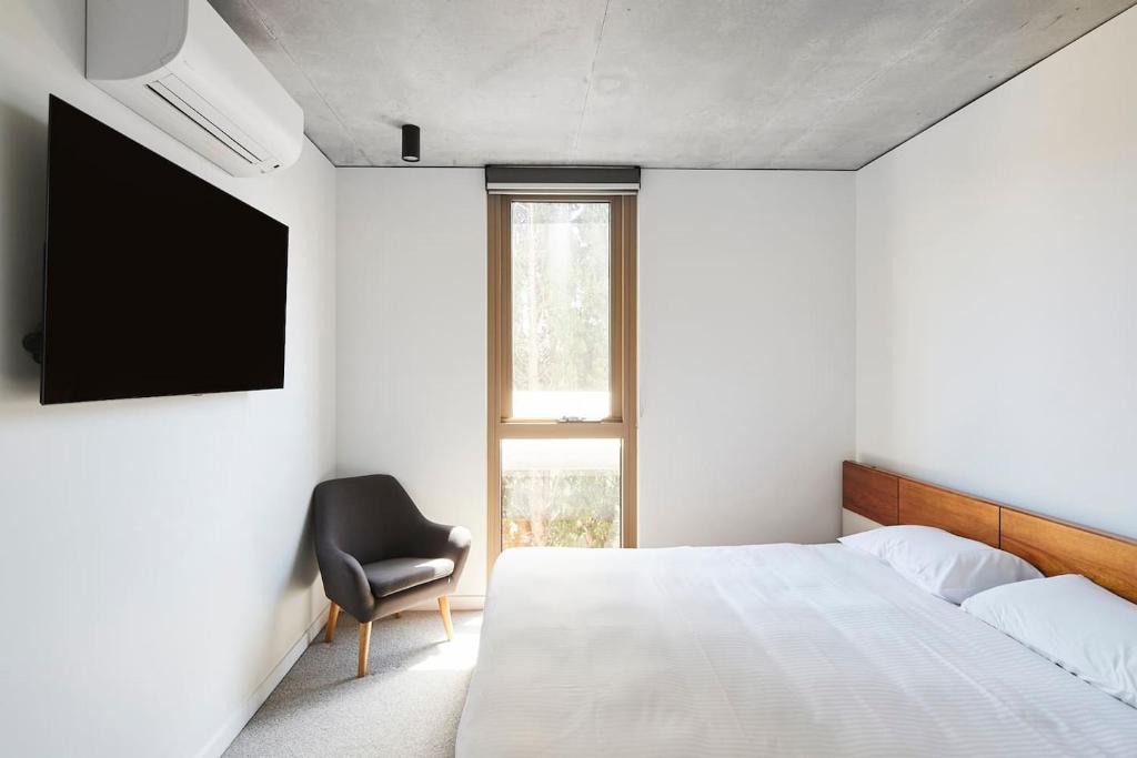North Melbourne Apartment | 'Modern Minimalism' Slate Chic in the City
