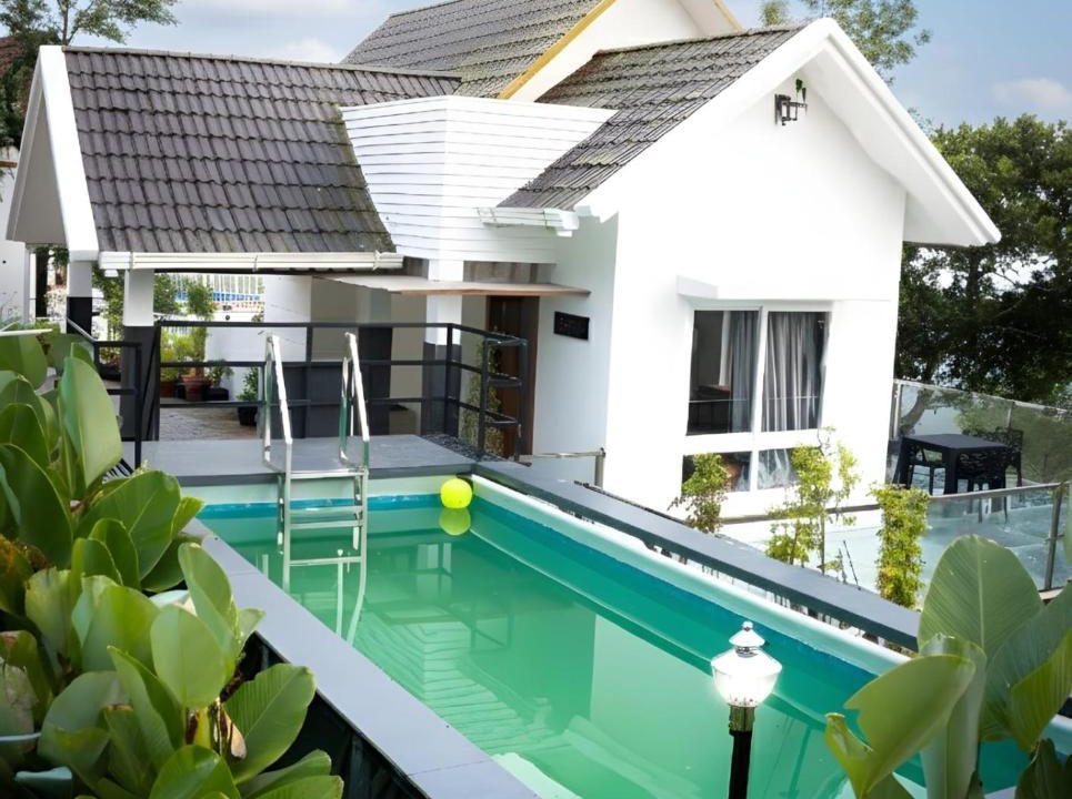 Elappara Villa | moonlight palace private pool villa vagamon