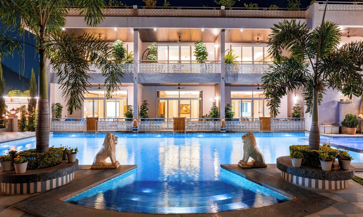 Udaipur Villa | Mountain Creek 7BHK Villa by ELIVAAS
