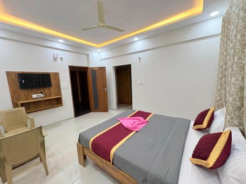 Devanahalli Hotel | Mountain View with greenary comfort