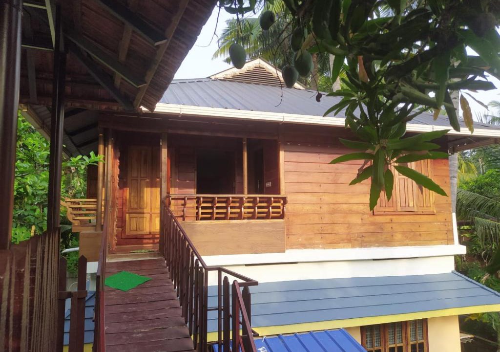 Munroe Island House | Mundromocktail Tourist Home
