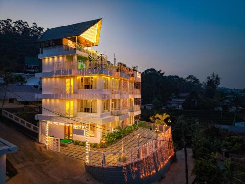 Devikolam Hotel | Munnar Peak Paradise