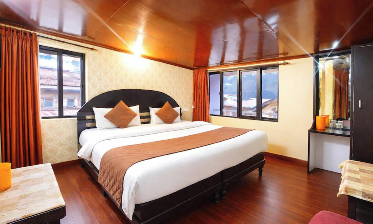 Mallital Hotel | Nainital Hotel Chand Regency