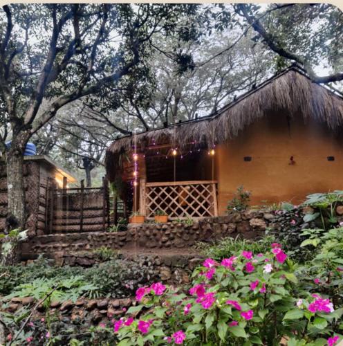 Maraiyur Resort | Nallankodai Mudhouse Marayoor