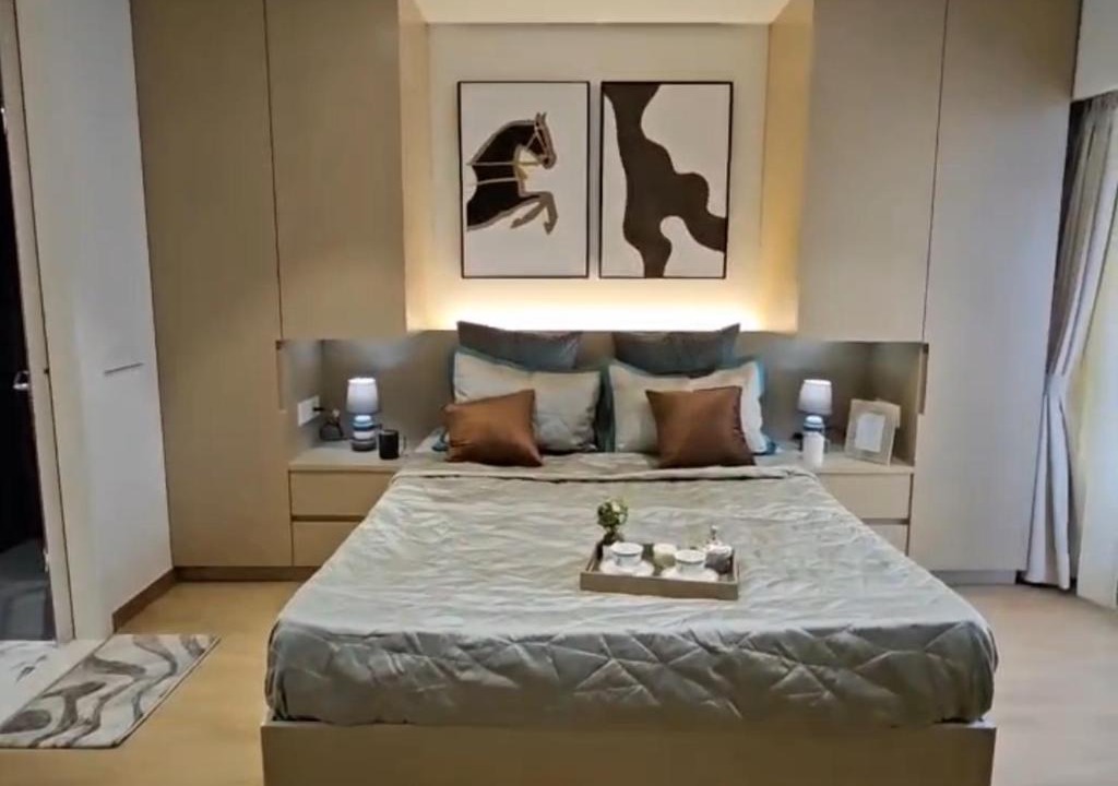 Viman Nagar Hotel | Neon - Royal Nest Aerotel with Pvt Balcony -1 km from Airport