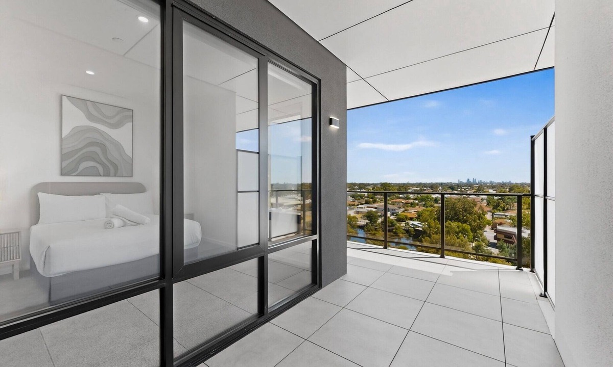 Cannington Apartment | Newly Built Apartment with Private Parking