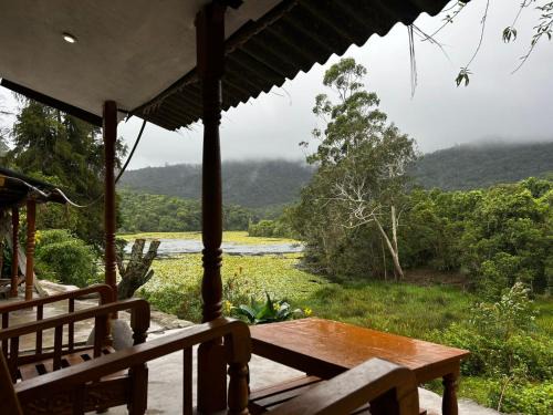 Kodaikanal House | Nirvana 'By the lake'