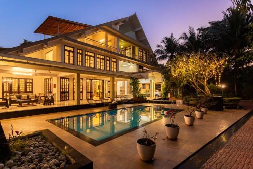 Vasai West Villa | Nirvana Luxurious Pool Garden Villa in Vasai