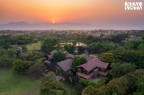 Karjat Villa | Nivaant Farms & Cottages - Nestled in lush greenery, offering a Swimming pool, Orchard, Jacuzzi & A spacious lawn with gazebo