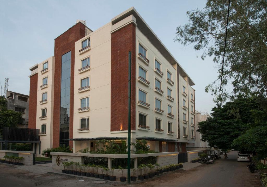 Alkapuri Hotel | Nivasana Residences Vadodara