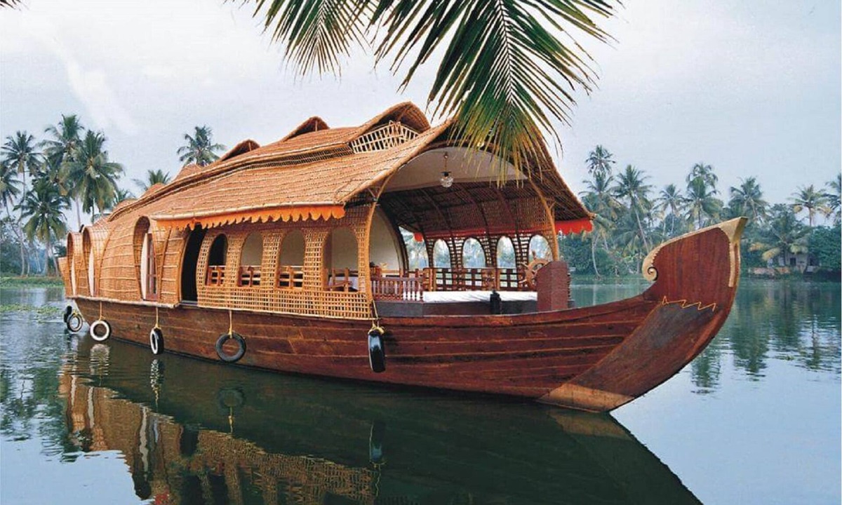 Aryad South Boat Rental | Northstar 1 Bedroom A/c Private Houseboat With All Meals