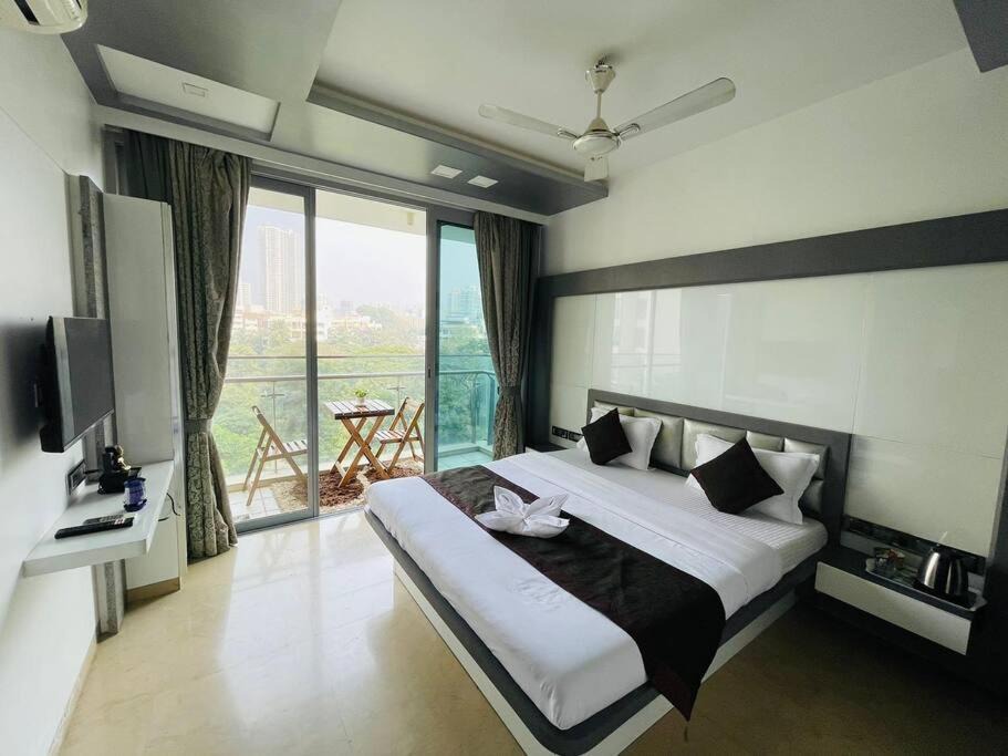 Goregaon East Apartment | Oberoi Towers - A beautiful home for those who demand quality stay