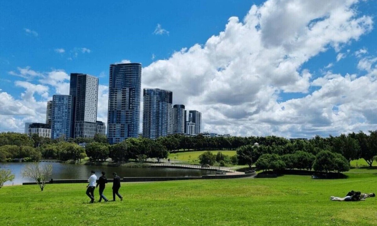 Sydney Olympic Park Apartment | Olympic Park 2BR Apartment with Parking