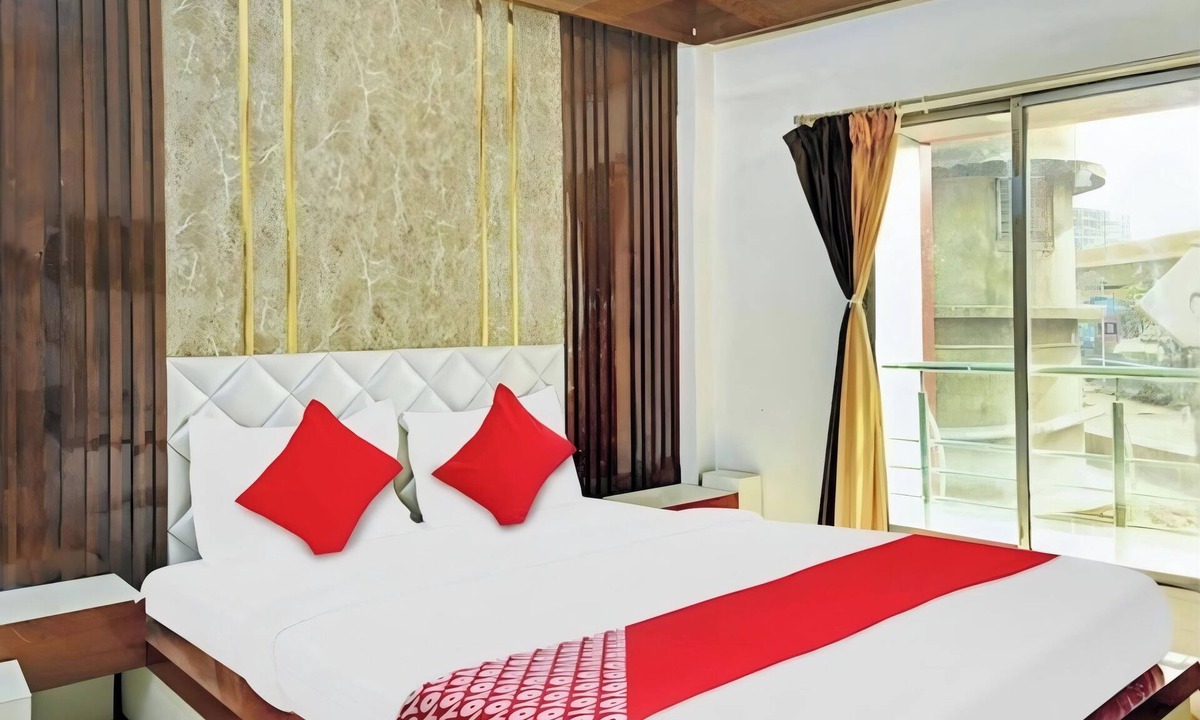 Kolkata House | Om Shanti Guest House - Near Ruby General Hospital and Science City