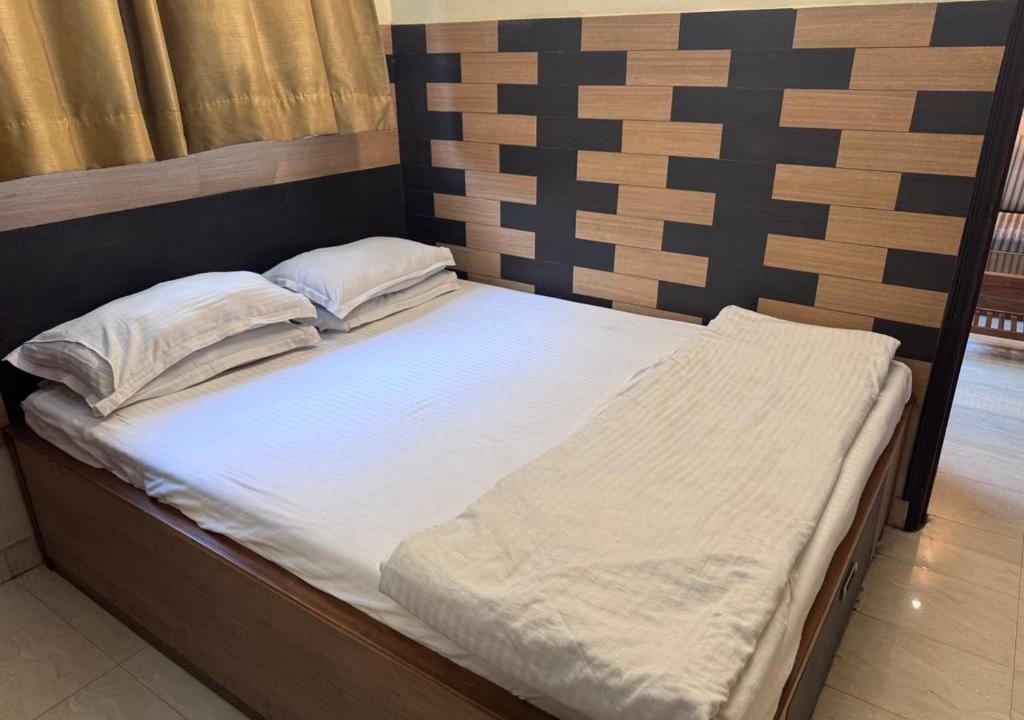 Park Street Apartment | Ostro Inn 1BHK Service Apartment Shakespeare Sarani